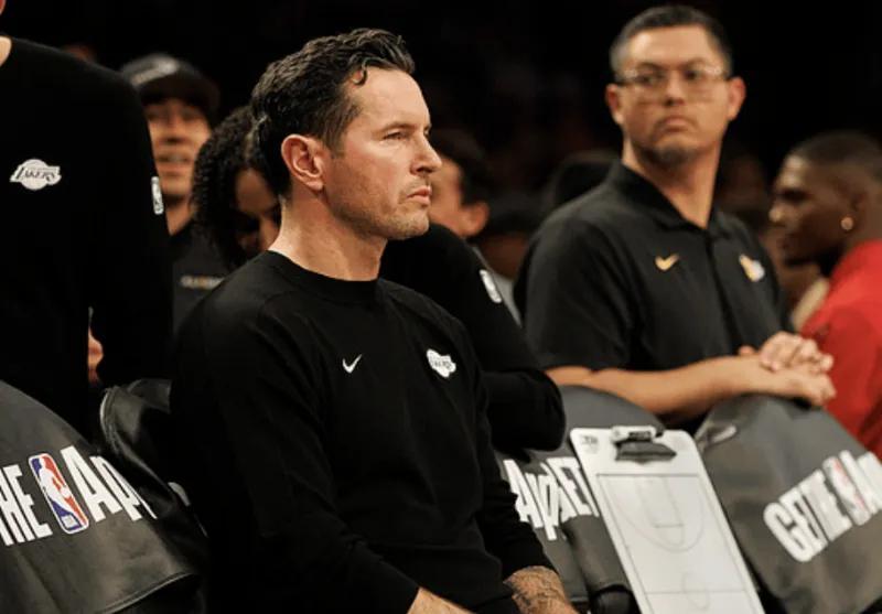 江南体育官网-雷迪克发布会拒不背锅！不满球队投篮，仍自信防守，八村下场复出